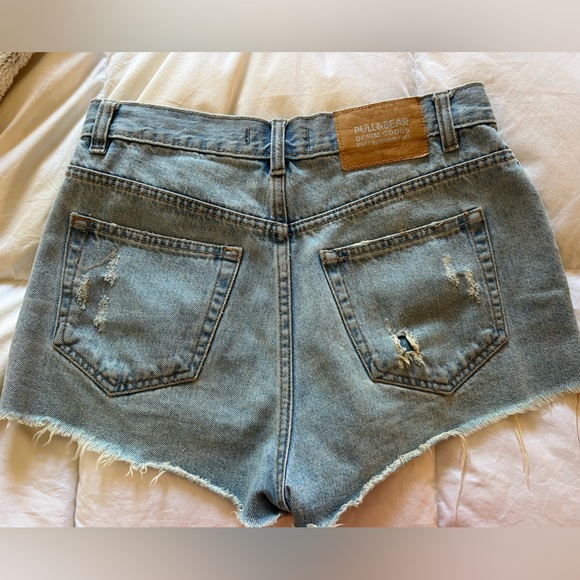 PULL&BEAR Jean Shorts - Picture 2 of 3